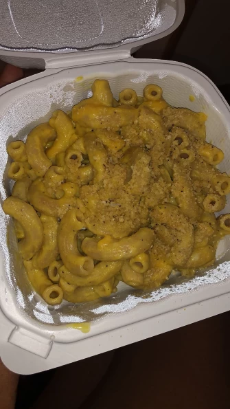 Mac n cheese At A Live Kitchen In Laurelton